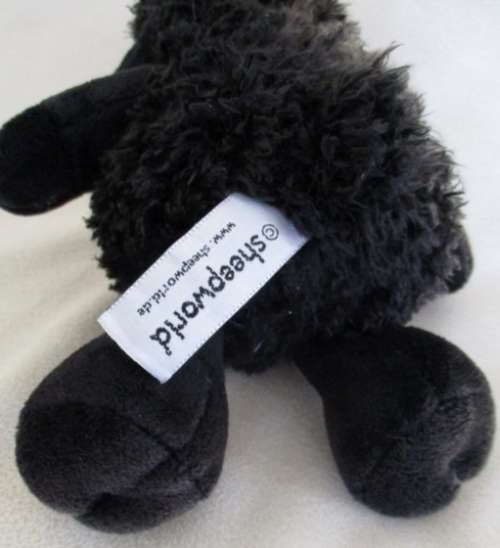 A MEILI, SWITZERLAND LAMB HAND PUPPET AND FIVE LITTLE LAMBS - OF THE COLLECTABLE KIND!
