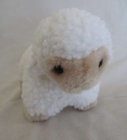 A MEILI, SWITZERLAND LAMB HAND PUPPET AND FIVE LITTLE LAMBS - OF THE COLLECTABLE KIND!