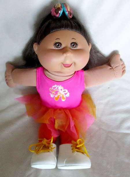 A LARGE 38CM TALL CABBAGE PATCH DOLL IN GREAT CONDITION AND IN ORIGINAL OUTFIT!!
