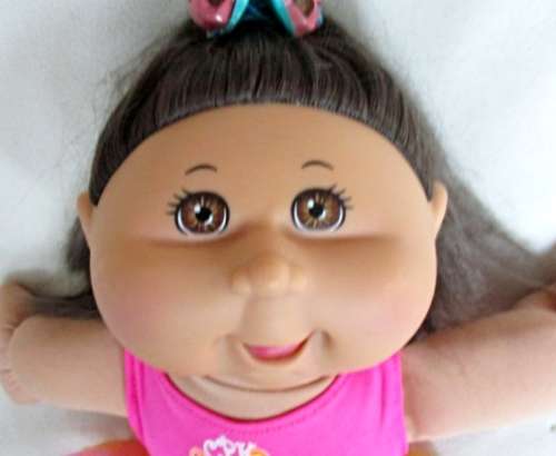 A LARGE 38CM TALL CABBAGE PATCH DOLL IN GREAT CONDITION AND IN ORIGINAL OUTFIT!!