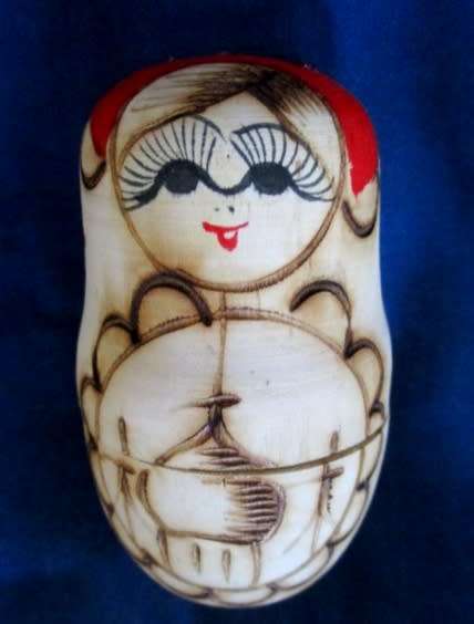 PRETTY FIVE PIECE MATRYOSHKA NESTING DOLL SET