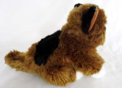A CUTE FLUFFY LEOSCO KITTY CAT IN GREAT CONDITION WITH ORIGINAL MEDALLION AND LABEL