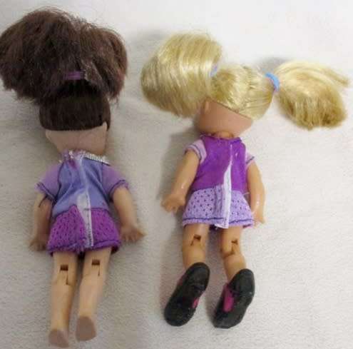 RELISTED - CUTE 2006/7 MATTEL BARBIE'S SISTERS KELLY/SHELLY PLUS SPORTS EQUIPEMNT - FOOTBALL?