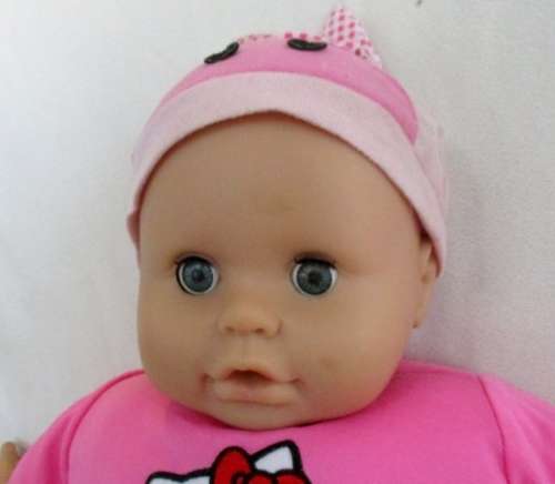 A LARGE VERY COLLECTABLE 58CM TALL 'KINGSTATE' BABY DOLL WITH THE SWEETEST MOUTH - GREAT CONDITION