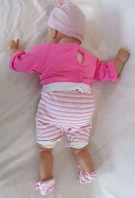 A LARGE VERY COLLECTABLE 58CM TALL 'KINGSTATE' BABY DOLL WITH THE SWEETEST MOUTH - GREAT CONDITION