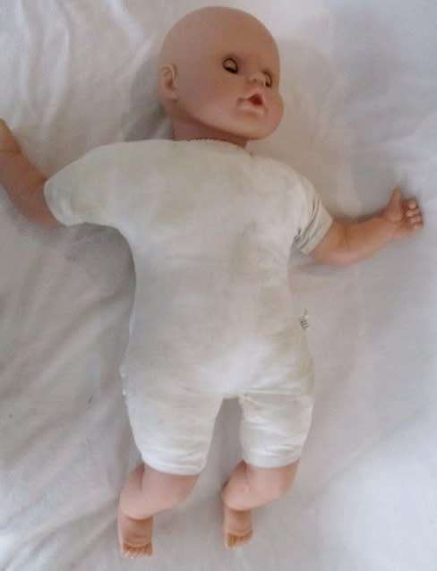 A LARGE VERY COLLECTABLE 58CM TALL 'KINGSTATE' BABY DOLL WITH THE SWEETEST MOUTH - GREAT CONDITION