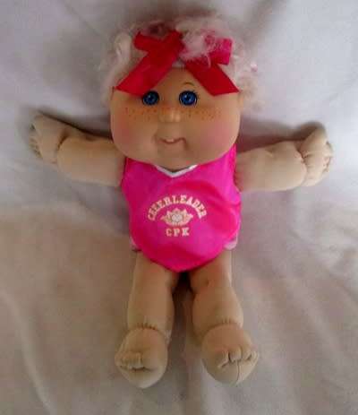 A LARGE 37CM TALL CABBAGE PATCH CHEERLEADER DOLL WITH THE CUTEST FRECKLES AND TWO FRONT TEETH!!