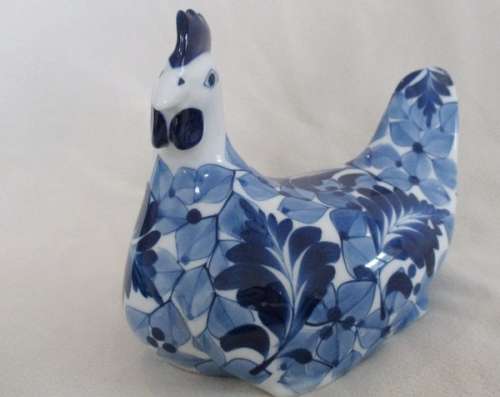 QUIRKY DECOR ITEM - HAND PAINTED BLUE AND WHITE HEN - LIBRASCO PORCELAINE DE PHILIPPINES