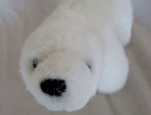 WELL MADE, REALISTIC SNOW WHITE POLAR BEAR ON ALL FOURS