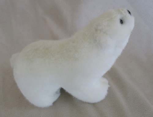WELL MADE, REALISTIC SNOW WHITE POLAR BEAR ON ALL FOURS