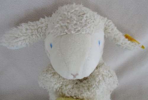 21CM TALL STEIFF LAMB WITH STEIFF BUTTON IN EAR - EAN NO.232374