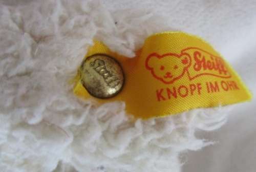 21CM TALL STEIFF LAMB WITH STEIFF BUTTON IN EAR - EAN NO.232374
