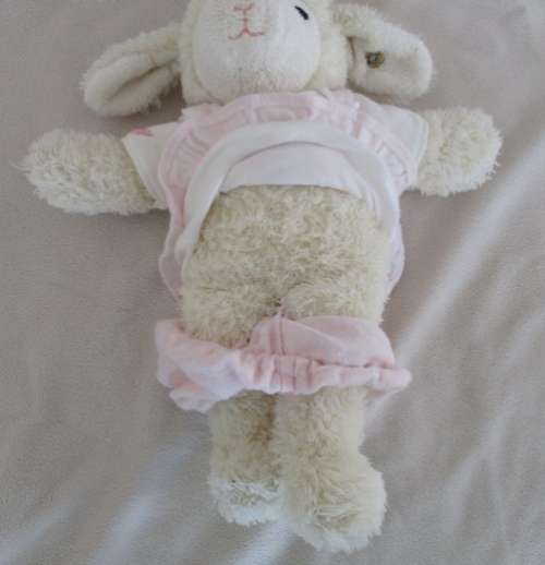 26CM TALL STEIFF SWEET DREAMS LAMB WITH STEIFF BUTTON IN EAR WEARING ORIGINAL OUTFIT - EAN NO.237416