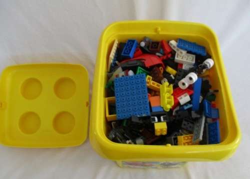 BARGAIN TIME! - LOT 1 - LARGE LEGO BOX FILLED WITH REAL LEGO PIECES - FAR, FAR OVER 1000 PIECES!!