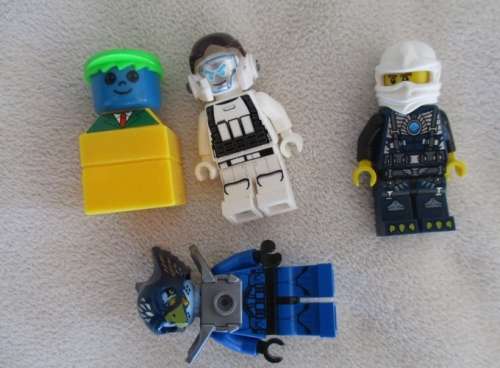 RELISTED - EIGHT REAL LEGO MINI FIGURES PLUS ODD HEADS, HELMETS ETC (INCL LEGO CHIMERA)