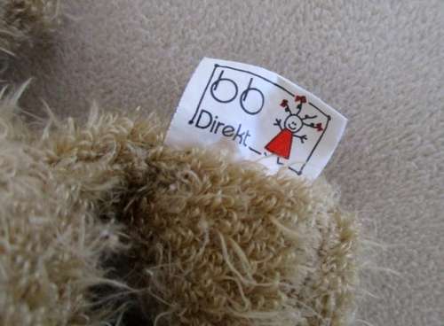 CUTE LITTLE B B DIREKT, GERMANY AVIATOR ANGEL BEAR WITH SIGNATURE SKEW SMILE!