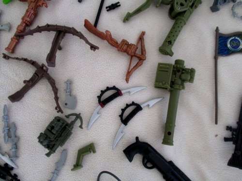 BATCH OF MILITARY AND OTHER EQUIPMENT FOR YOUR ACTION FIGURES