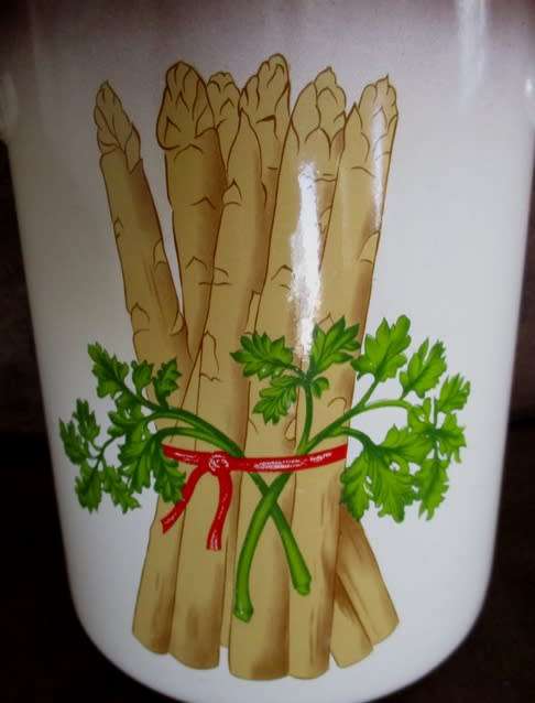 HOW RARE IS THIS!! A VINTAGE ENAMEL ASPARAGUS POT - COOK ASPARAGUS THE PROPER WAY!