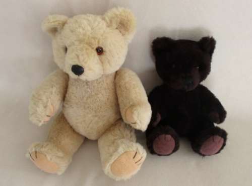 TWO VINTAGE EXCELSIOR (STRAW) STUFFED, JOINTED BEARS - DUTCH KAEMINGK AALTEN OR GERMAN PAUL HAMBURG?