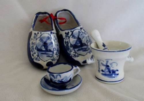 SOME OUT-OF -THE-ORDINARY VINTAGE HAND PAINTED DELFT ITEMS