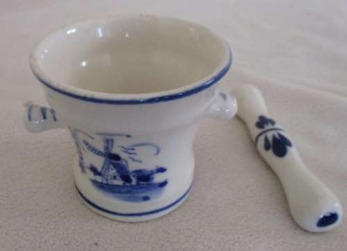 SOME OUT-OF -THE-ORDINARY VINTAGE HAND PAINTED DELFT ITEMS