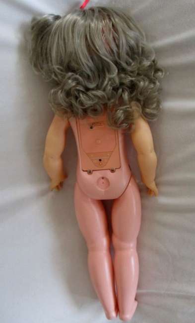 A LARGE VINTAGE 57CM TALL COLOMBO WALKING DOLL