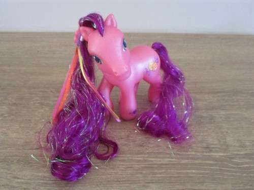 HASBRO G3 MY LITTLE PONY - SILVER SONG WITH GORGEOUS SUPER LONG HAIR AND TINSEL