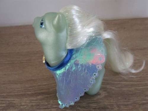 HASBRO G3 MY LITTLE PONY - CRYSTAL CROWN WITH WISHING WELL AND BRUSH