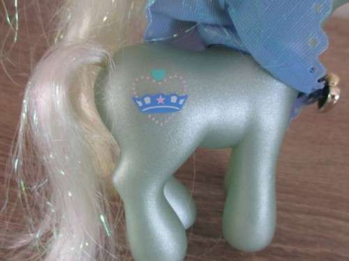HASBRO G3 MY LITTLE PONY - CRYSTAL CROWN WITH WISHING WELL AND BRUSH