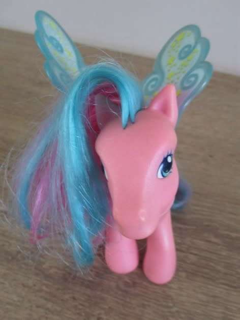 HASBRO G3 MY LITTLE PONY - STAR FLIGHT WITH CUTE WINGS