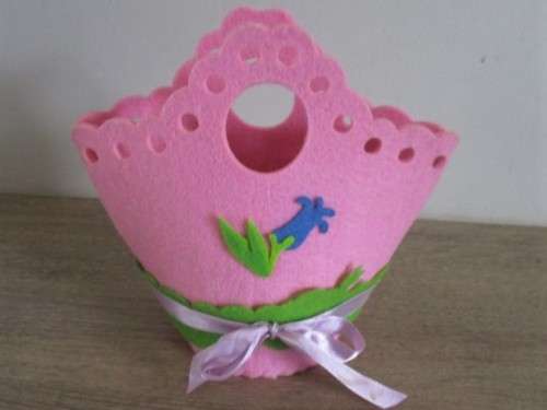 EIGHT CUTE MY LITTLE PONIES IN A PRETTY BAG TO THRILL A LITTLE GIRL!