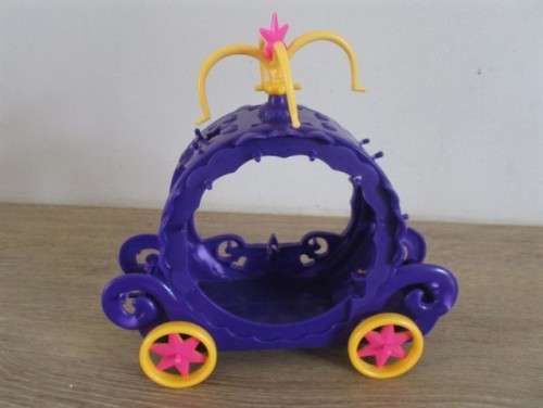 HASBRO MY LITTLE PONY CARRIAGE TO ADD TO YOUR PONY DISPLAY (INCOMPLETE)