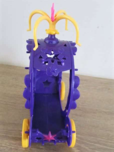 HASBRO MY LITTLE PONY CARRIAGE TO ADD TO YOUR PONY DISPLAY (INCOMPLETE)