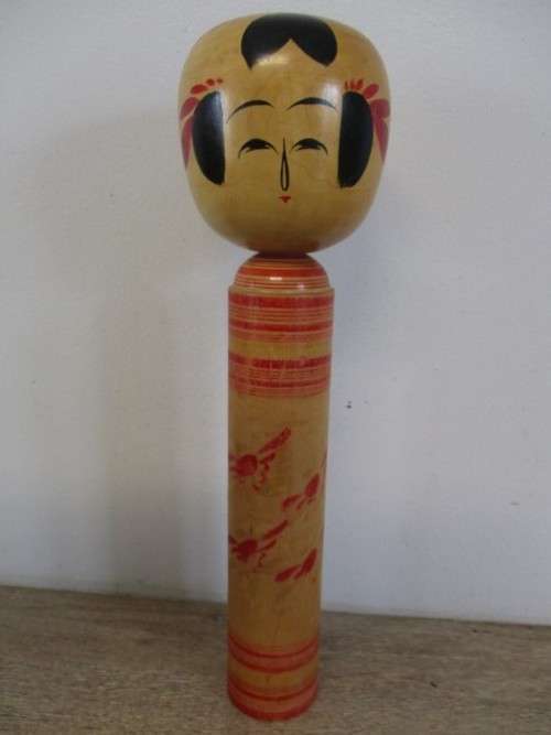 INTERESTING VINTAGE WOODEN JAPANESE KOKESHI DOLL - SIGNED ON BASE