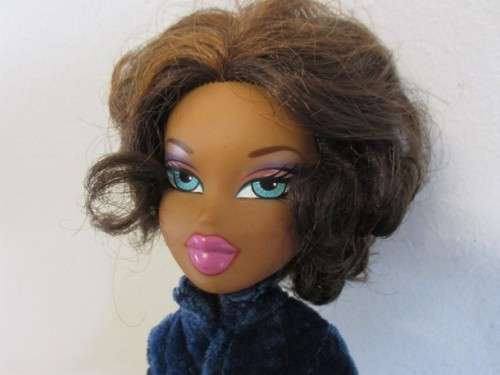 UNUSUAL 2001 MGA BRATZ DOLL WITH SHORT CURLY BOB