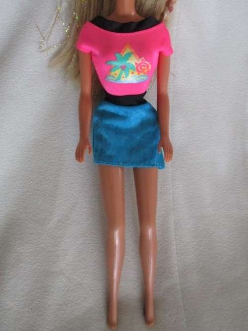 MATTEL BARBIE DOLL WITH LOVELY PINK HIGHLIGHTS AND TINSEL IN HER HAIR (INDONESIA)