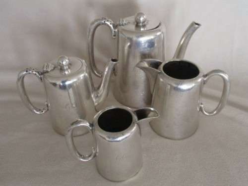 SET OF VINTAGE 1930's WALKER AND HALL SHEFFIELD A1 HARD & SILVER SOLDERED COFFEE POTS AND CREAMERS