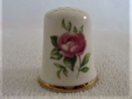 THIMBLE NO CC- PORCELAIN - MASONS, ENGLAND