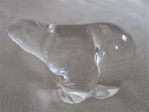LOVELY SCANDINAVIAN HADELAND, NORWAY GLASS POLAR BEAR IN GREAT CONDITION