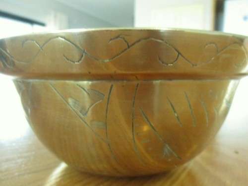 FOR JOHANN ONLY -VINTAGE CHINESE - MEDIUM-SIZED (600g) BRASS BOWL WITH DRAGON MOTIF - SIGNED ON BASE