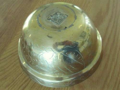 FOR JOHANN ONLY -VINTAGE CHINESE - MEDIUM-SIZED (600g) BRASS BOWL WITH DRAGON MOTIF - SIGNED ON BASE
