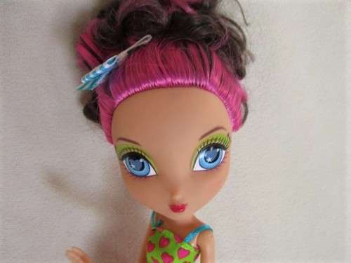 SPINMASTER 'I LOVE LE BUN DEE' IN ORIGINAL OUTFIT WITH STAND