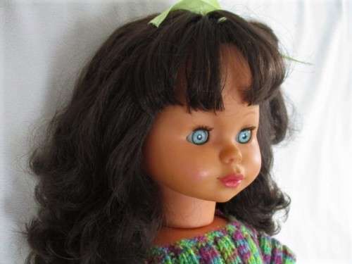 A STUNNING LARGE VINTAGE 51CM TALL DOLL