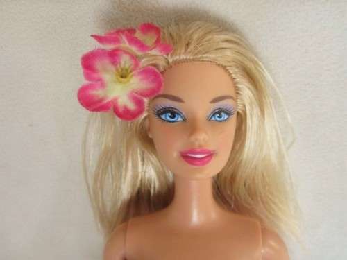 STUNNING MATTEL BARBIE DOLL WITH ARTICULATED (& PIVOTAL) KNEES, WRISTS AND ELBOWS WITH ORIGINAL RING