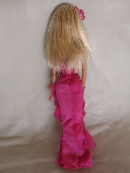 STUNNING MATTEL BARBIE DOLL WITH ARTICULATED (& PIVOTAL) KNEES, WRISTS AND ELBOWS WITH ORIGINAL RING