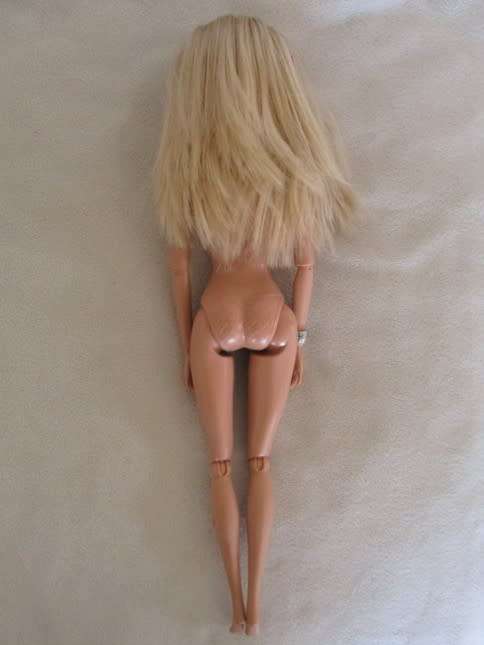STUNNING MATTEL BARBIE DOLL WITH ARTICULATED (& PIVOTAL) KNEES, WRISTS AND ELBOWS WITH ORIGINAL RING