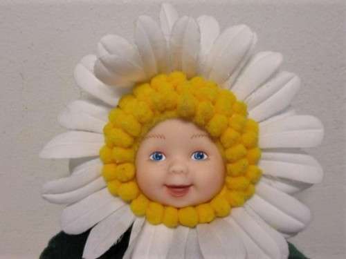SWEET ANNE GEDDES BABY DAISY IN HER FLOWER POT