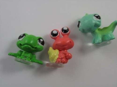 NO.31 - HASBRO LITTLEST PET SHOP - THE CUTEST TRAVEL CARRY FOLDING HOUSE/PLAYGROUND WITH 3 MINI PETS