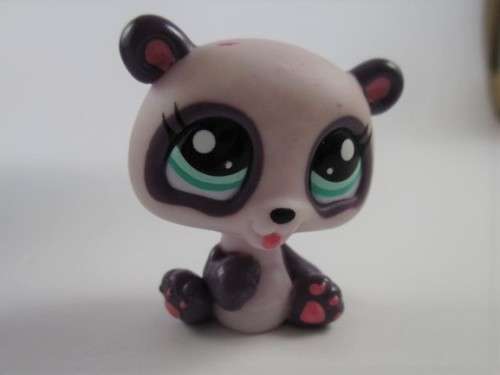 NO.5 - HASBRO LITTLEST PET SHOP - CUTE LPS BED PLUS POLAR BEAR FIGURE
