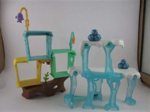 NO.34 - HASBRO LITTLEST PET SHOP - TWO DISPLAY STANDS FOR YOUR LPS FIGURES